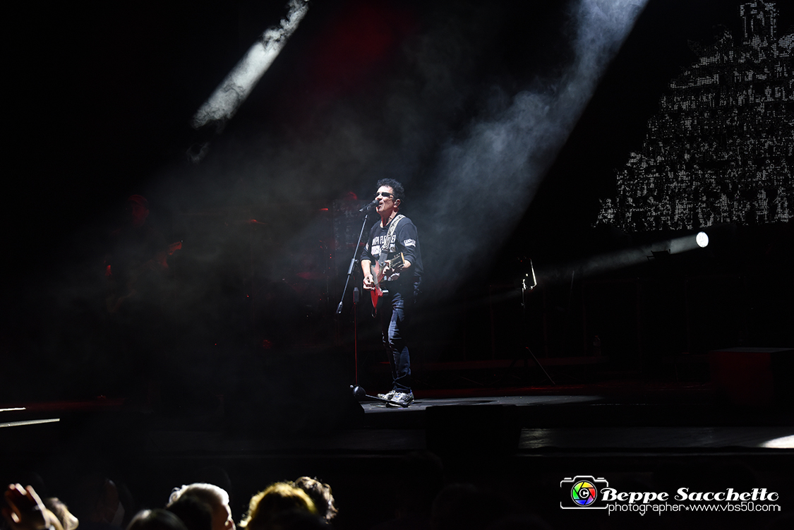 VBS_4035 - Concerto Edoardo Bennato - Peter Pan Rock 'n' Roll Tour.jpg